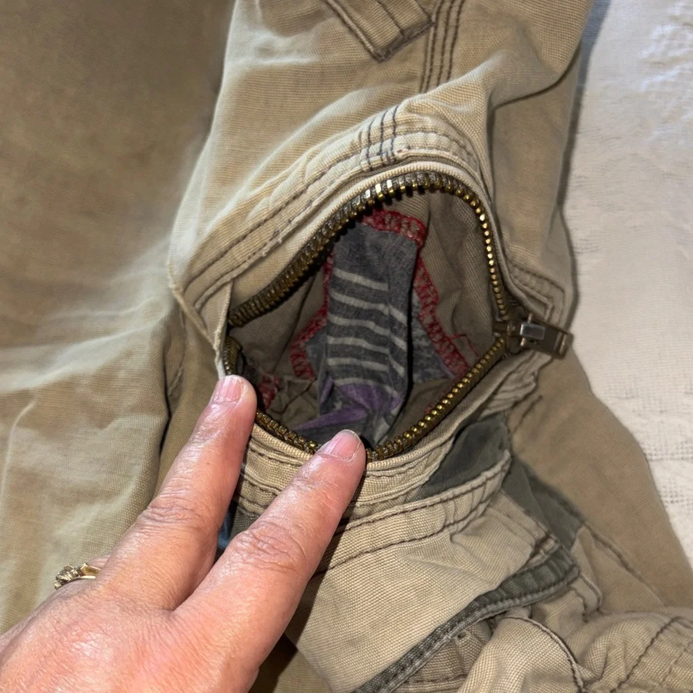 Quicksilver Men's olive green Cargo Shorts Gently Loved 34 - Picture 3 of 13